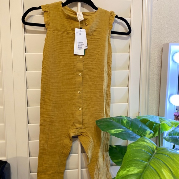 ROMPER SALE ‼️ - Picture 2 of 4